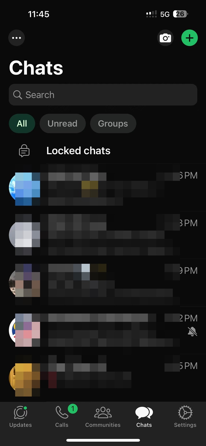 Screenshot of the WhatsApp main chats screen on an iPhone.