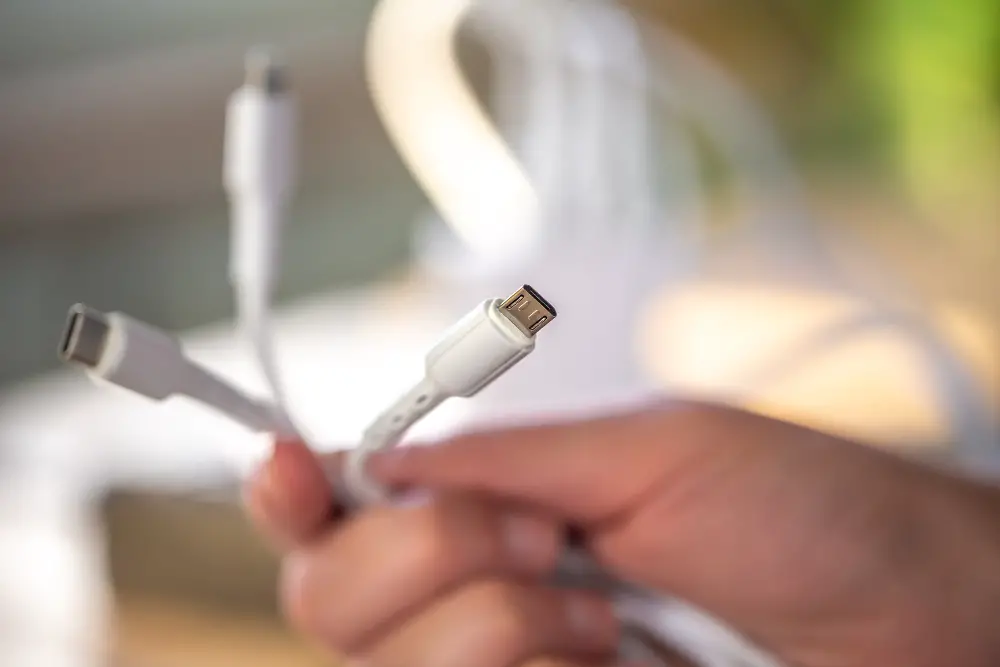 Worn-out smartphone charging cable is preventing your phone from getting charged.